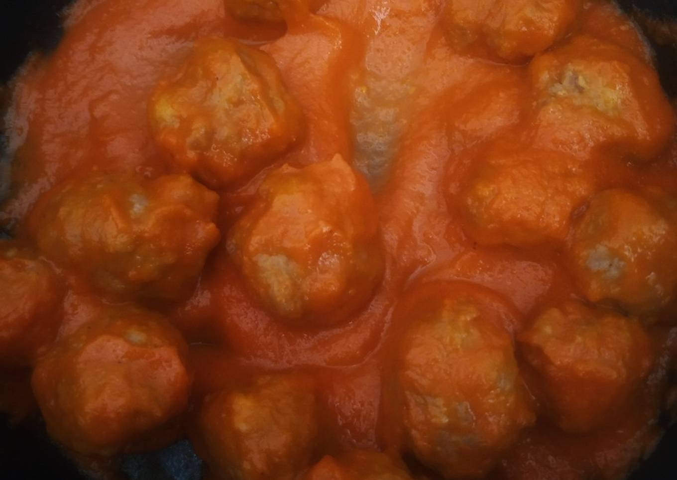 Albóndigas con tomate casero