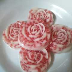 A picture of Puding mutiara mawar.