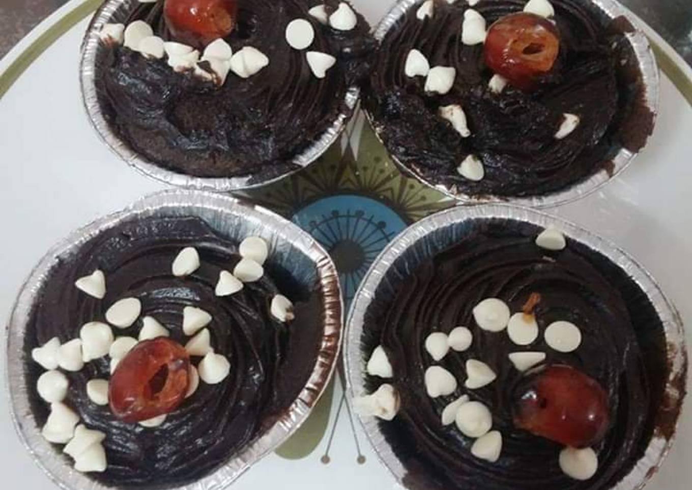 Chocolate mocha brownies cup cake<br />With chocolate mocha topping
