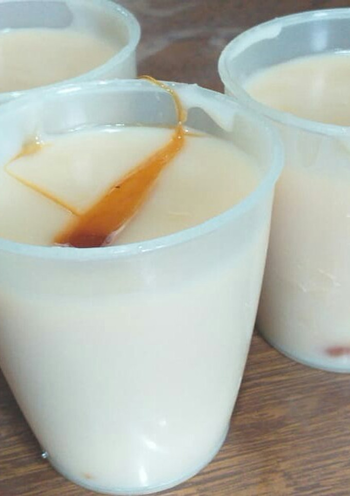 Una foto de Postre de maicena con caramelo