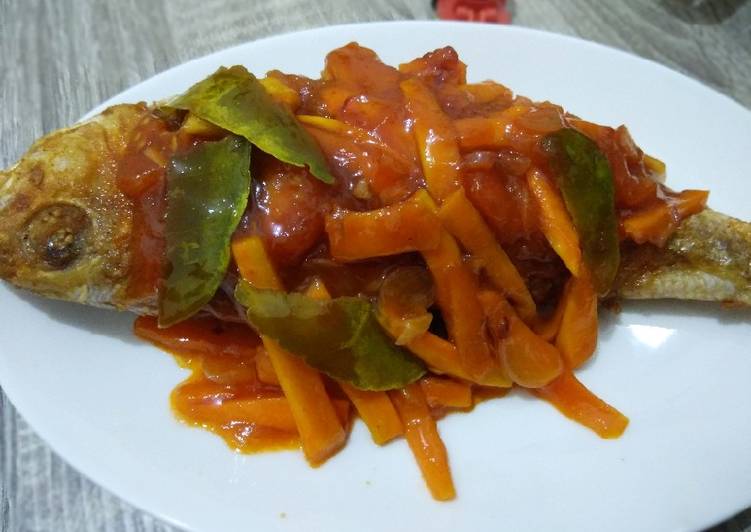 Resep Kakap goreng saos wortel asam manis | Cara Buat Kakap goreng saos wortel asam manis Yang Enak Dan Mudah