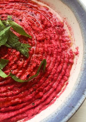 A picture of Beetroot Hummus ❤️.