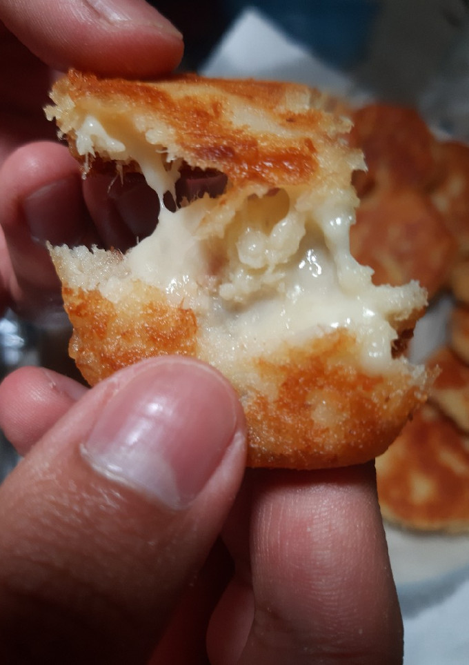 Una foto de Tortitas de papa con queso y atún de Marco