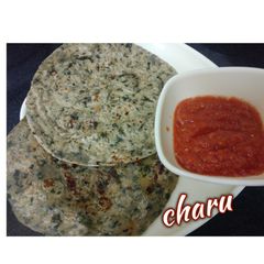 Bathue ke paratha tomato garlic chutney A picture of Bathue ke paratha tomato garlic chutney.