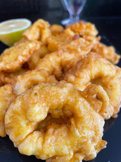 Una foto de Calamares a la romana 👏👏👏con cerveza 🍺