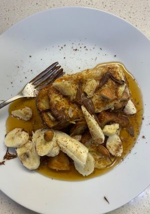 A picture of French toast.