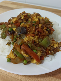 Una foto de Noodles de arroz con verdura