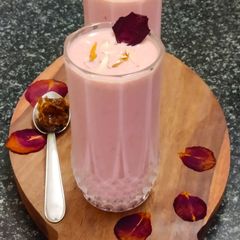 A picture of Gulkand Almond Milk Shake.