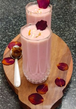 A picture of Gulkand Almond Milk Shake.