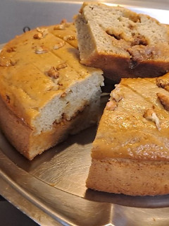 Una foto de Budín de bananas con relleno de crocante y dulce de leche