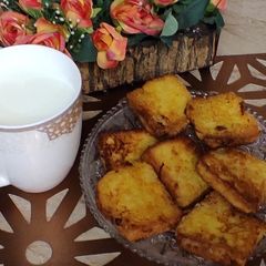 A picture of French toast.