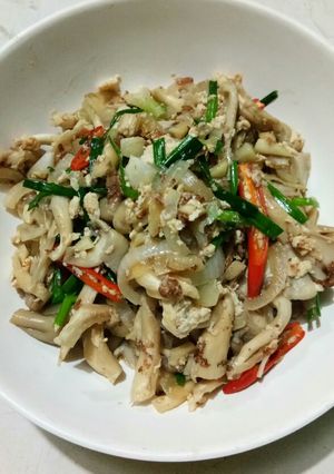รูปของ คั่วไข่ใส่เห็ดนางฟ้า