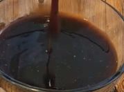 Una foto de salsa de soja dulce