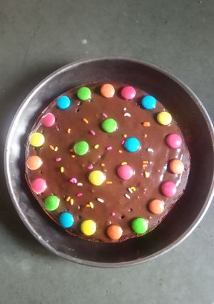 પાર્લે બિસ્કિટ ની કેક (Parle Biscuit Cake Recipe In Gujarati) રેસીપી મુખ્ય ફોટો