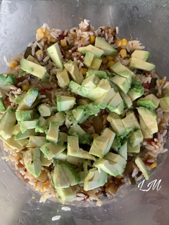 Una foto de Ensalada templada de arroz y verdura
