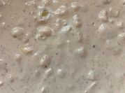 Una foto de dip de crema
