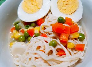 Una foto de Sopa Maruchan Casera Ovovegetariana