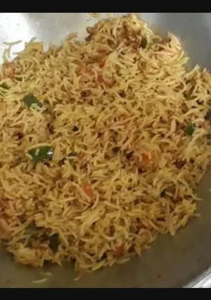તવા પુલાવ (Tava Pulao Recipe In Gujarati) રેસીપી મુખ્ય ફોટો