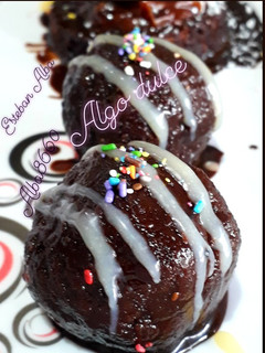 Una foto de Trufas con bizcochuelo casero de chocolate