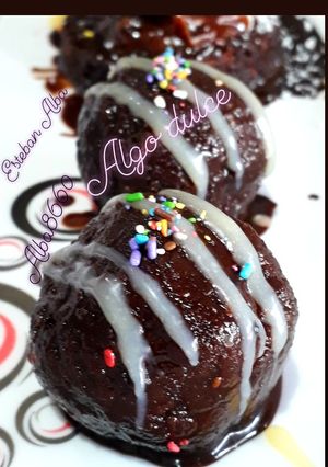 Foto principal de Trufas con bizcochuelo casero de chocolate