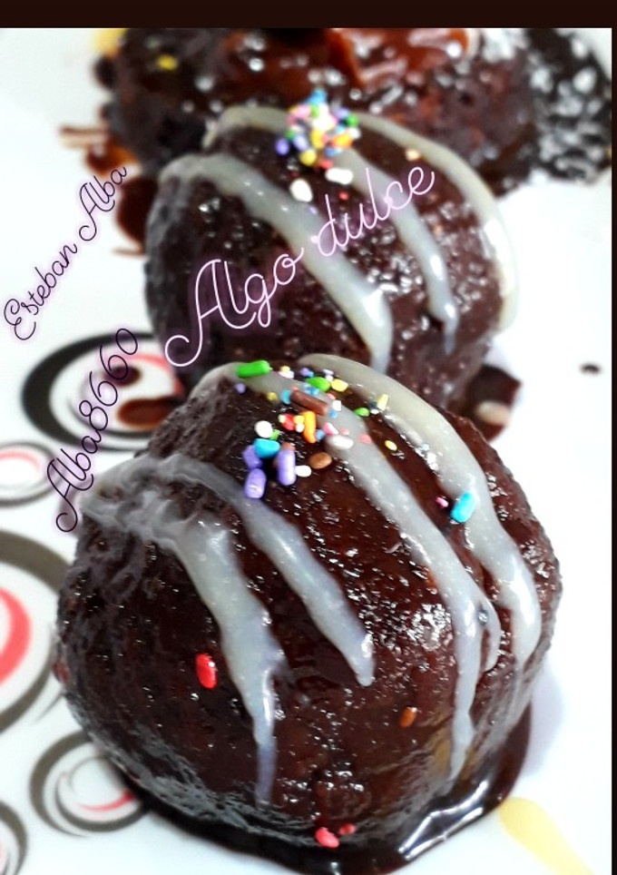 Una foto de Trufas con bizcochuelo casero de chocolate