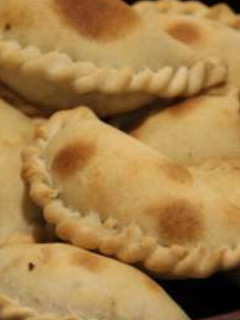 Una foto de Empanadas jugosas de pollo