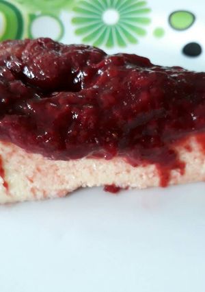 A picture of Simple Strawberry Cheesecake.