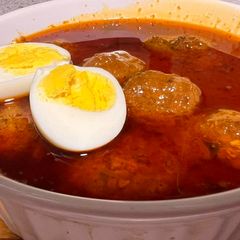 A picture of Beef kofta korma.