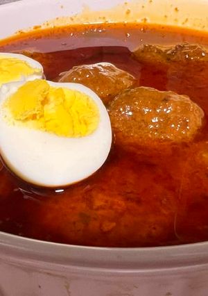 A picture of Beef kofta korma.