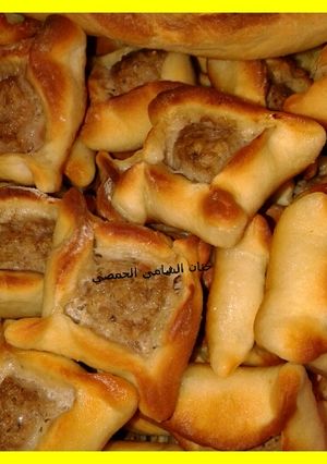 A picture of Ba'albek Sfiha (Lebanese Meat Pies).