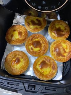 Hình của món Bánh tart trứng KFC bằng nồi chiên không dầu siêu dễ làm.