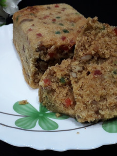 A picture of Plum cake Christmas special.