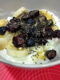 Una foto de Bol de yogur con fruta