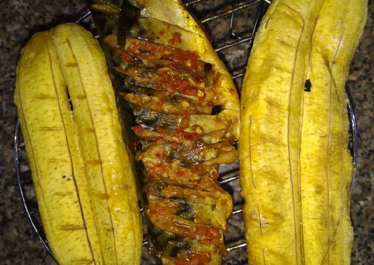 Recipe of Speedy Grilled Mackerel Nd plantain (bole)