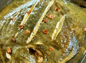 Una foto de Rodaballo al horno con su pilpil