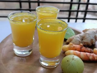 आंवला, फ्रेश हल्दी इम्यूनिटी बूस्टर शॉट्स Amla,fresh Haldi immunity booster shots