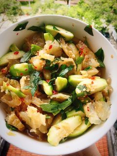 Hình của món Gân bò dầm cóc.