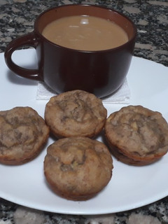 Una foto de Muffins veganos de banana sin gluten y sin azúcar