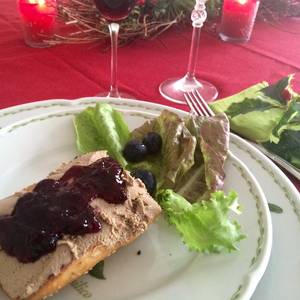 Bruschetta con paté a las finas hierbas: cocina para Fiestas
