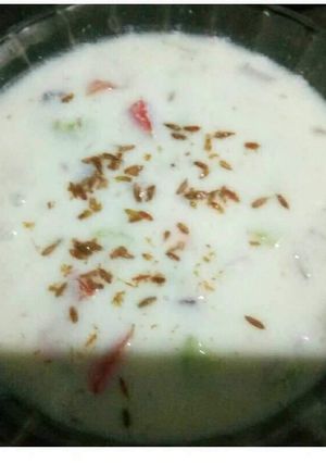A picture of Onion cucumber raita.