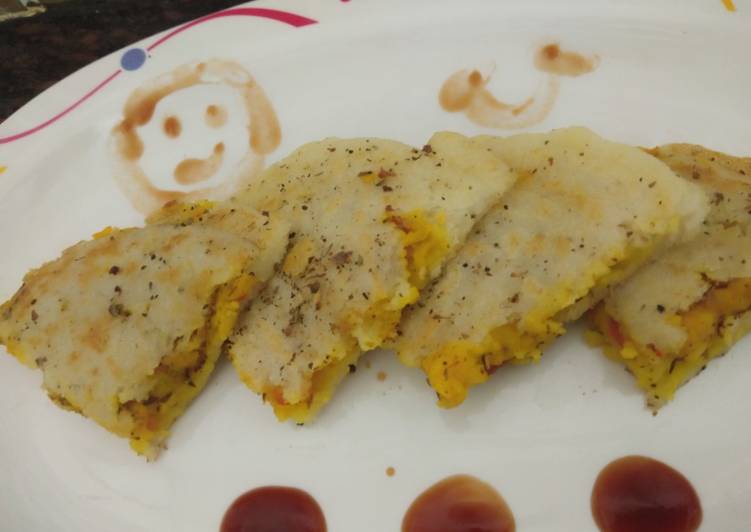 Easiest Way to Prepare Ultimate Potato Stuffed Semolina Sandwitch