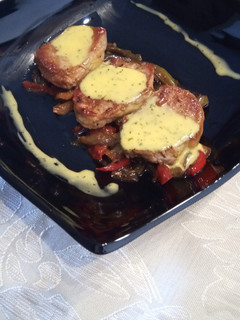 Una foto de Solomillo de Cerdo Ibérico con Verduritas al Wok en Salsa Cítrica DYM