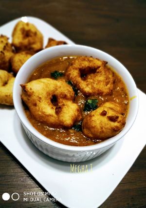वडा सांबार (vada sambar recipe in marathi) रेसिपी चे मुख्य फोटो 
