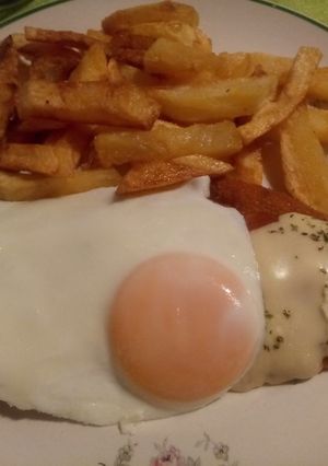 Una foto de Milanesa a caballo, bien argentino