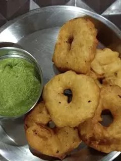 मेदुवडा चटणी (Medu Vada Chutney Recipe In Marathi) रेसिपी चे मुख्य फोटो 
