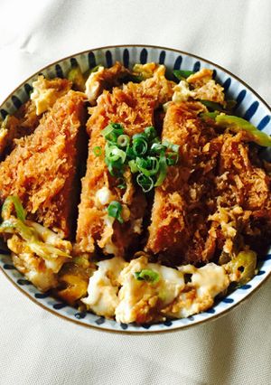 A picture of Katsudon (with Sukiyaki Donburi Sauce).