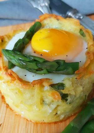 A picture of Egg Nests with Asparagus Dippers.