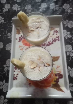 A picture of Banana milk shake.