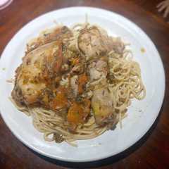 Una foto de Pollo a la olla con vegetales