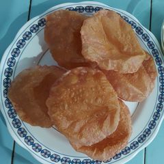 A picture of Beetroot puri bhaji.